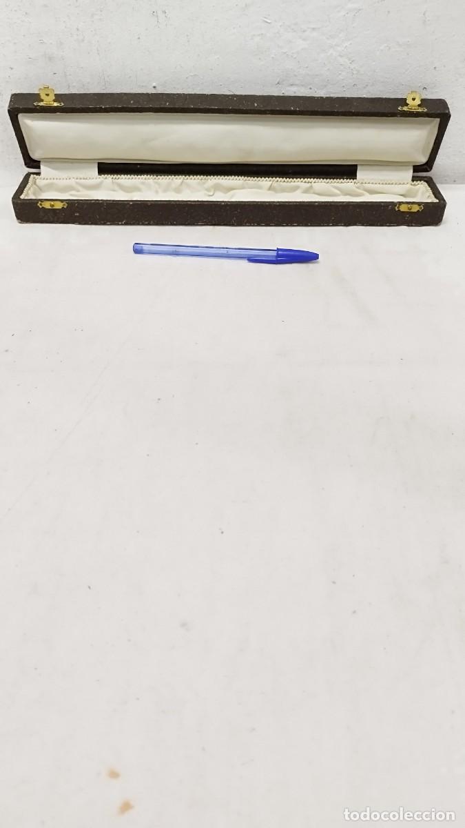 Cajas y cajitas met&aacute;licas: Antigua caja alargada a identificar,de principios SG.XX