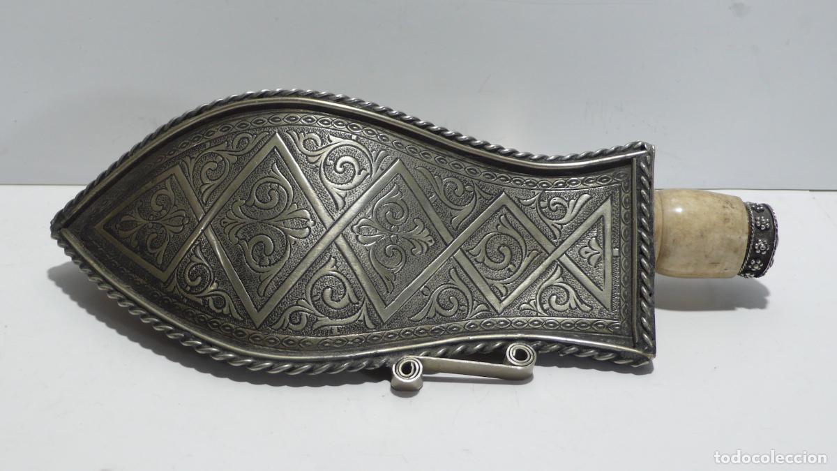 Cajas y cajitas met&aacute;licas: ANTIGUO FRASCO DE POLVORA - Foto 1