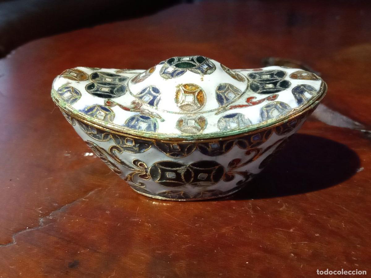 Bo&icirc;tes et petites bo&icirc;tes m&eacute;talliques: Bonita cajita china de bronce con esmalte cloissone 8X5X4 CM