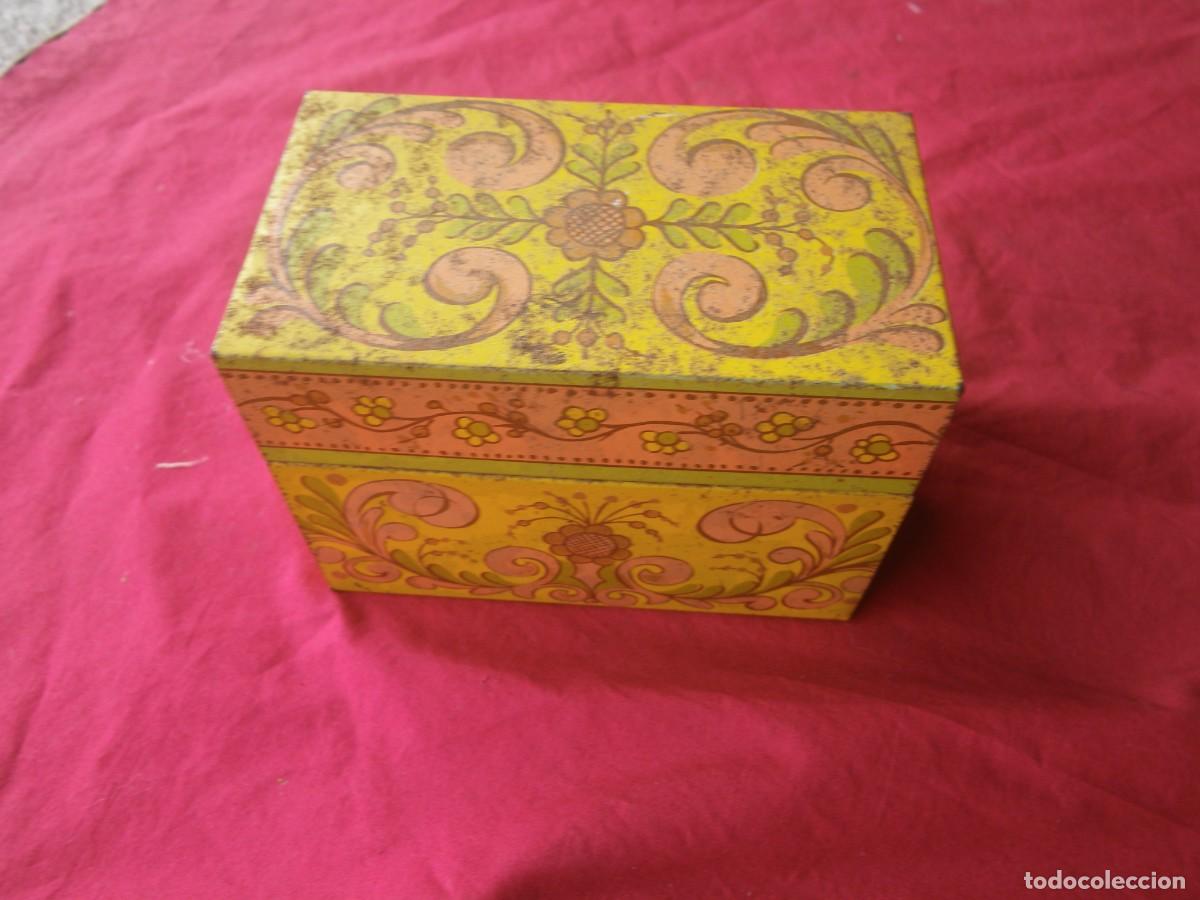 Cajas y cajitas met&aacute;licas: CAJA DE HOJALATA AVON - Foto 1