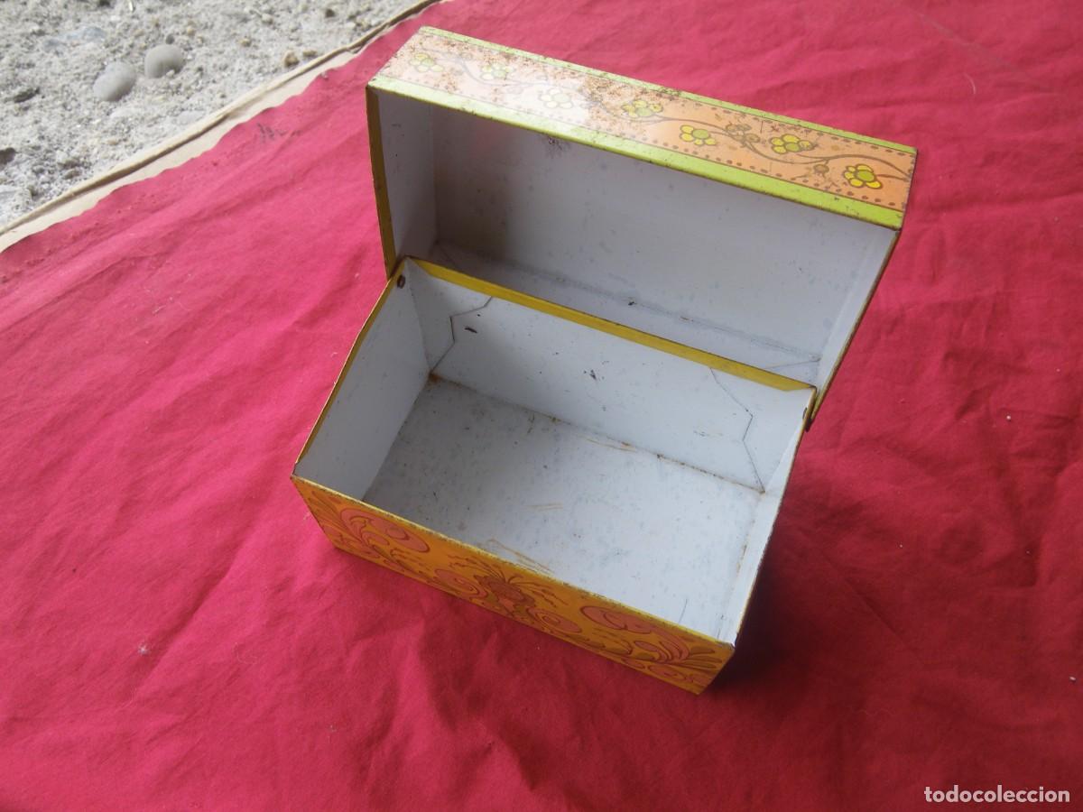 Cajas y cajitas met&aacute;licas: CAJA DE HOJALATA AVON - Foto 3
