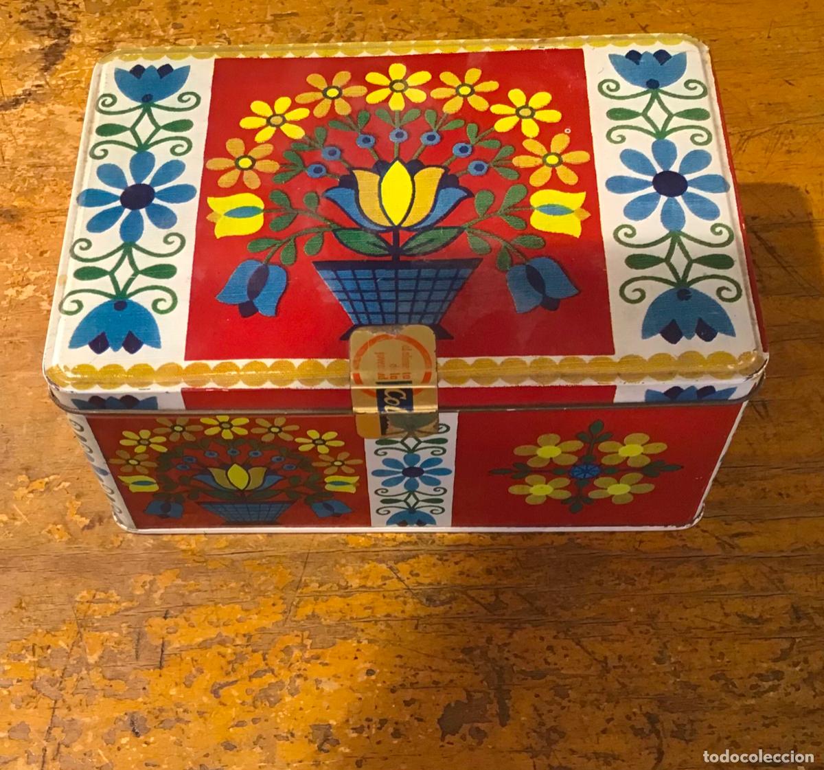 Cajas y cajitas met&aacute;licas: COLA-CAO, LATA LITOGRAFIADA 1972 - Foto 1