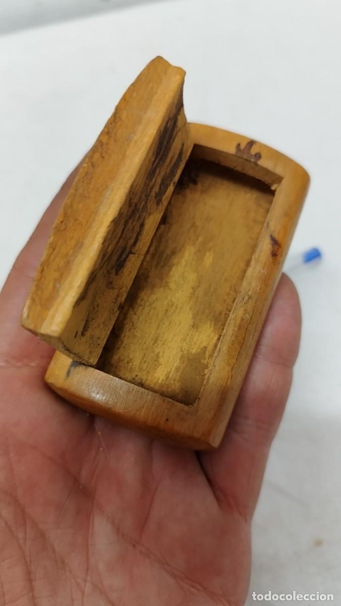 Cajas y cajitas met&aacute;licas: Antigua caja de madera tabaquera. - Foto 7