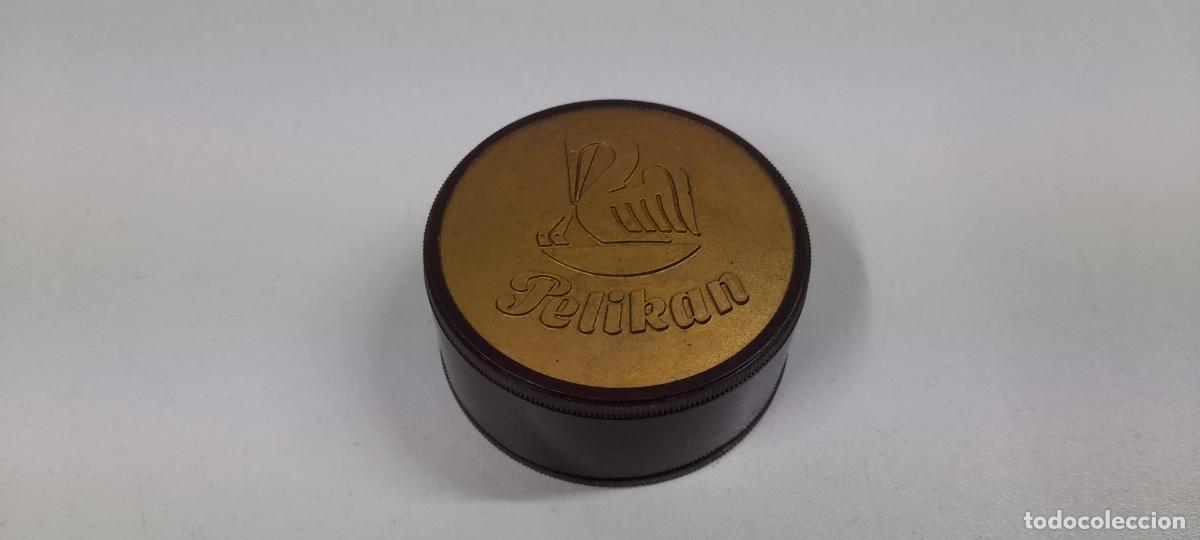 Cajas y cajitas met&aacute;licas: ANTIGUA CAJA PELIKAN . REALIZADA EN BAQUELITA . MEDIDA DE DIAMETRO 6 CM