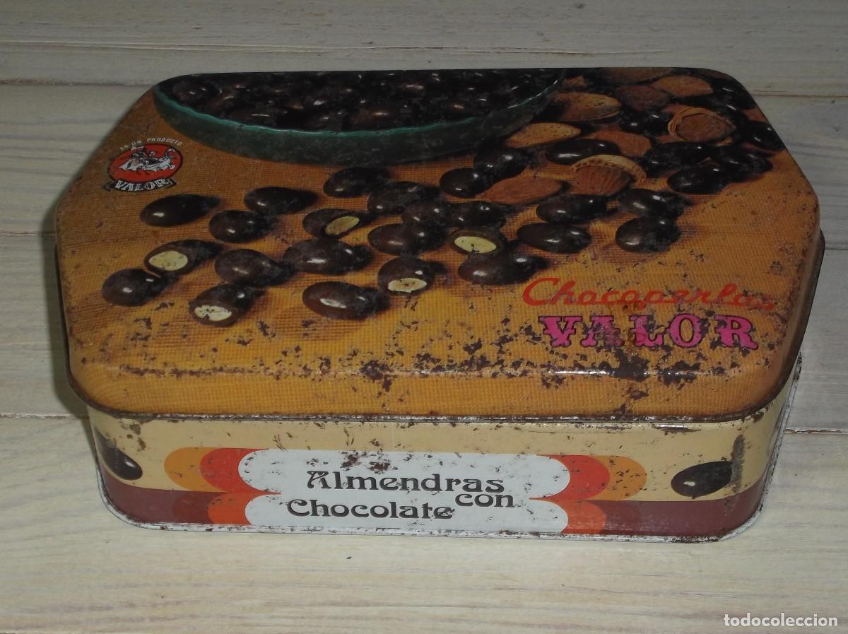 Cajas y cajitas met&aacute;licas: Caja de almendras con chocolate - Chocoperlas Valor - Foto 1