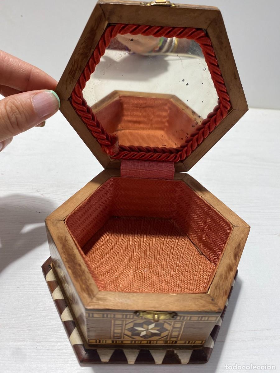 Cajas y cajitas met&aacute;licas: CAJA MADERA ARTESANAL EXAGONAL CON TARACEA - Foto 4