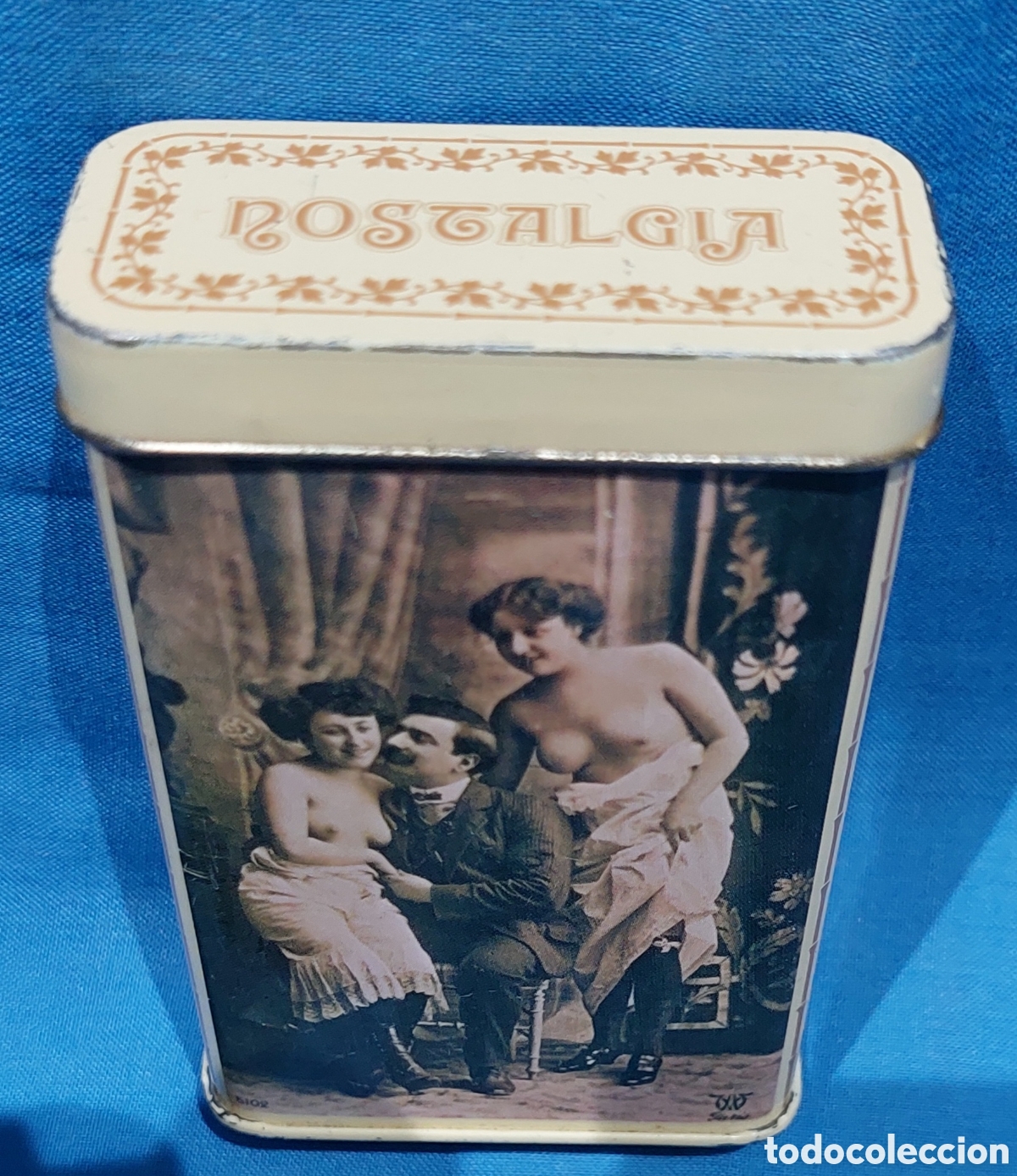 Boxes and metal boxes: Cajita de metal medida de cigarrillos, con dibujos er&oacute;ticos