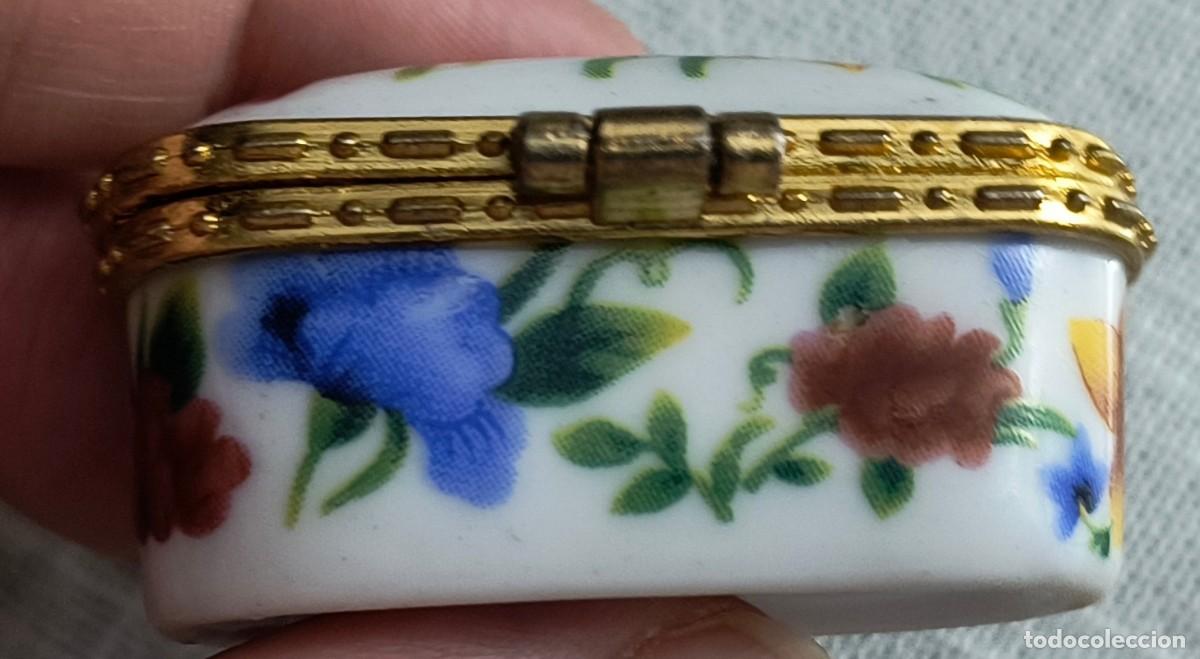 Cajas y cajitas met&aacute;licas: CAJITA RECTANGULAR DE PORCELANA CON FLORES - Foto 3