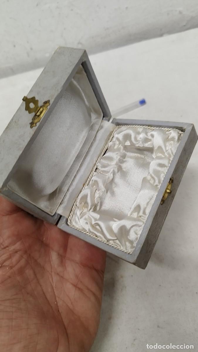 Cajas y cajitas met&aacute;licas: Antigua caja para mechero? - Foto 2