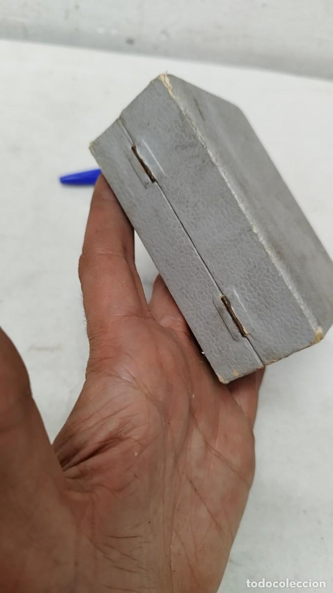 Cajas y cajitas met&aacute;licas: Antigua caja para mechero? - Foto 5