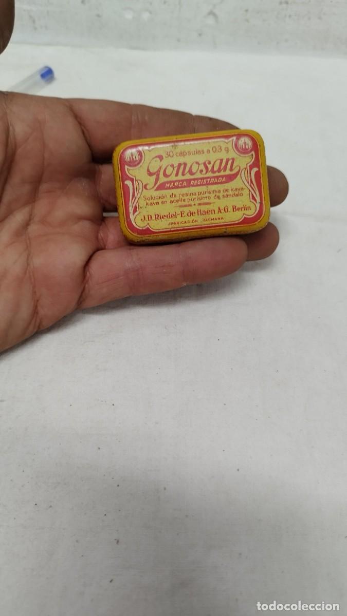 Blechdosen und Kisten: Antigua caja met&aacute;lica de hojalata,Gonosan capsulas aceite de sandalo