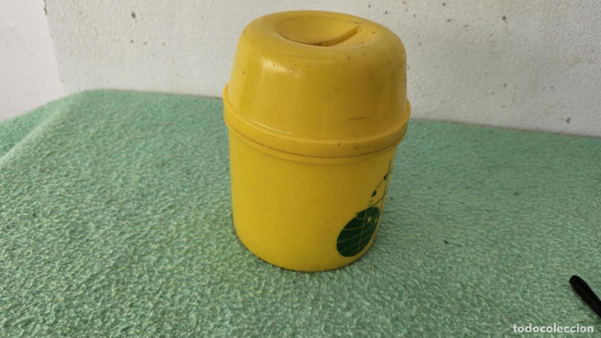 Cajas y cajitas met&aacute;licas: hucha antigua del domund - Foto 1