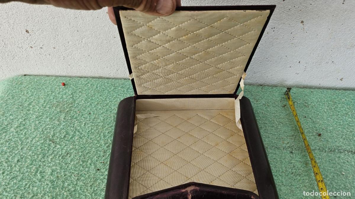Cajas y cajitas met&aacute;licas: caja de pa&ntilde;uelos antiguas - Foto 4