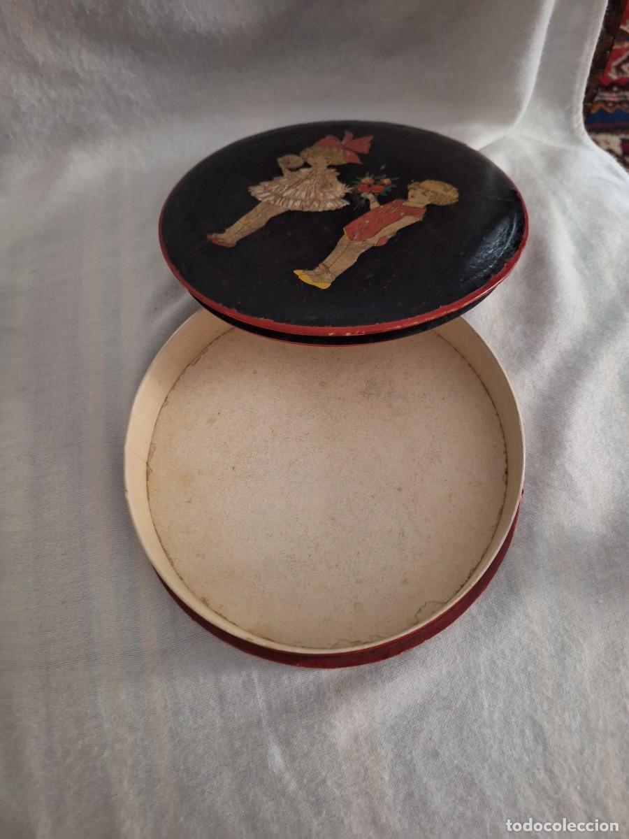 Cajas y cajitas met&aacute;licas: Antigua caja de bombones. - Foto 2