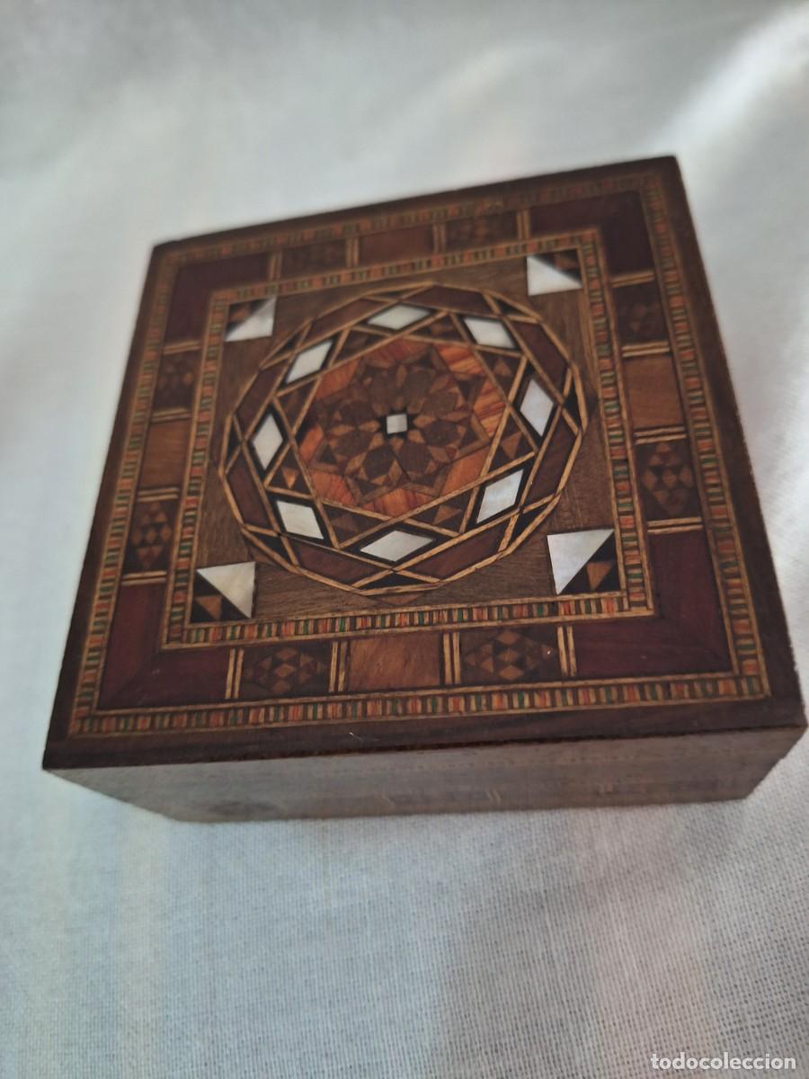 Blechdosen und Kisten: Preciosa caja antigua de marqueter&iacute;a.