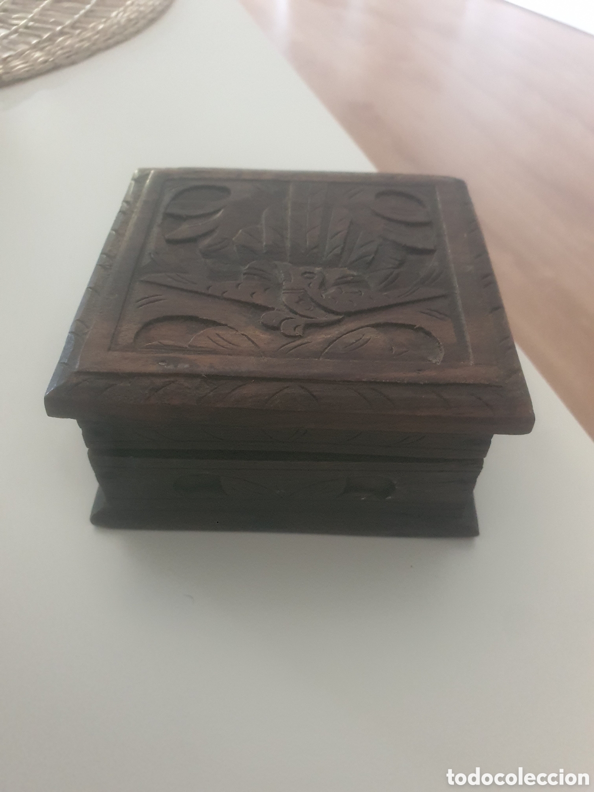 Cajas y cajitas met&aacute;licas: Caja joyero madera tallada africana