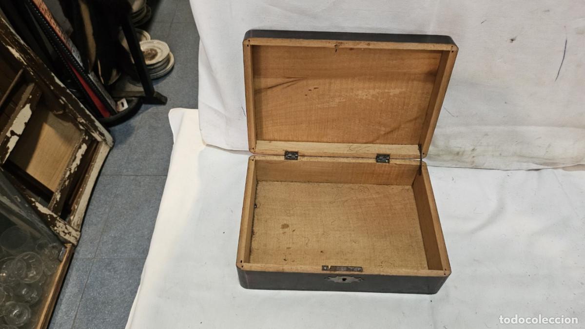 Cajas y cajitas met&aacute;licas: caja de madera antigua - Foto 3