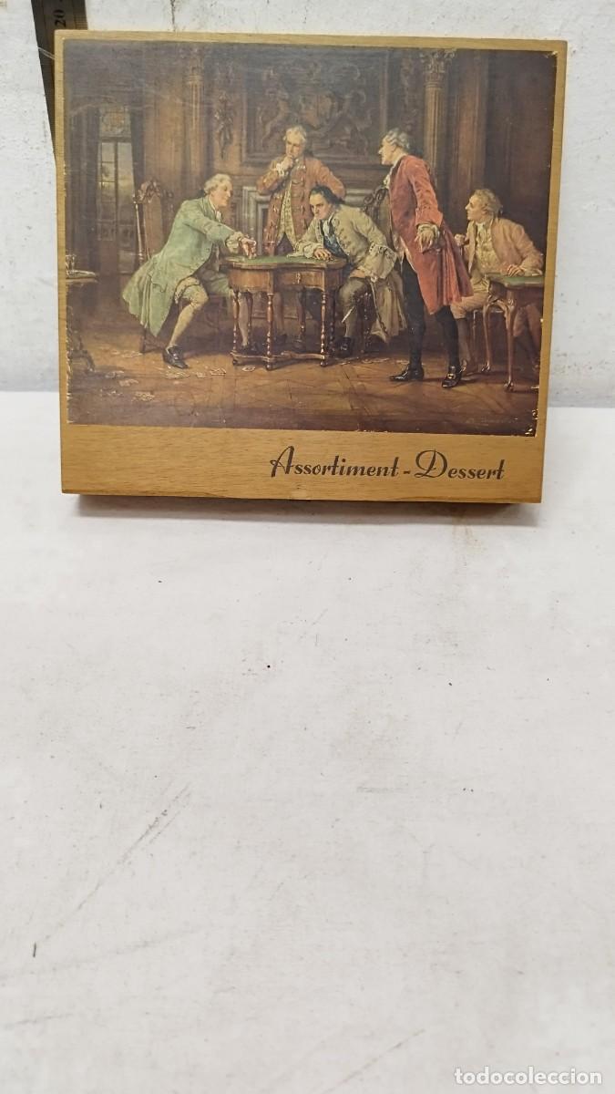 Blechdosen und Kisten: Antigua caja de madera,assortiment dessert