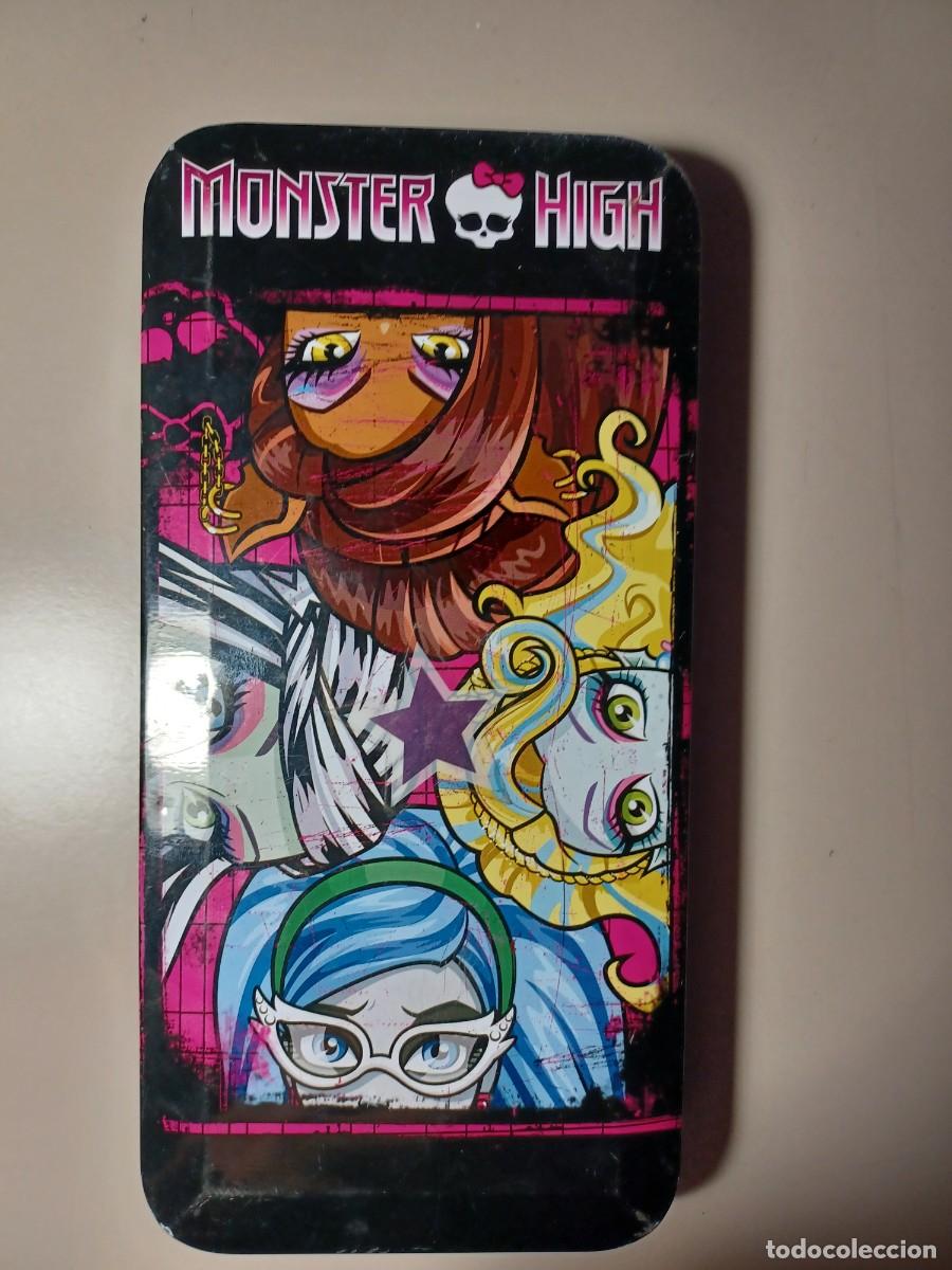 Cajas y cajitas met&aacute;licas: Estuche mu&ntilde;eca Monster High , caja de metal, retro , vintage.