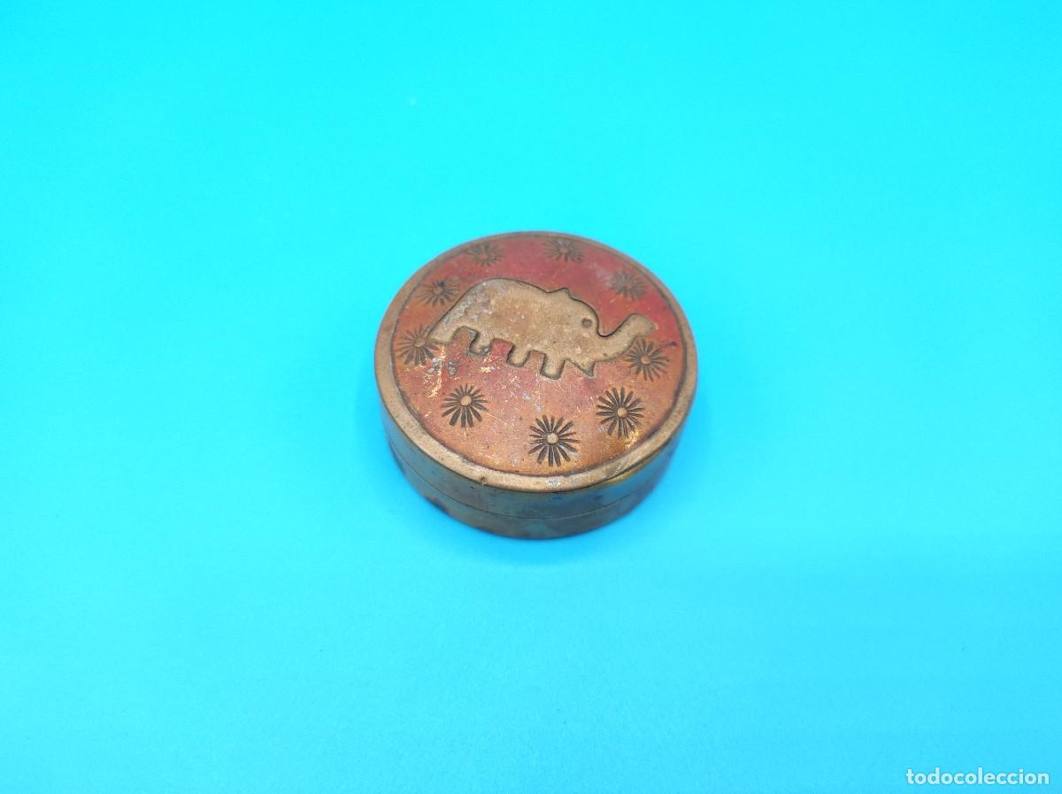 Cajas y cajitas met&aacute;licas: Cajita circular de chapa con motivo de elefante