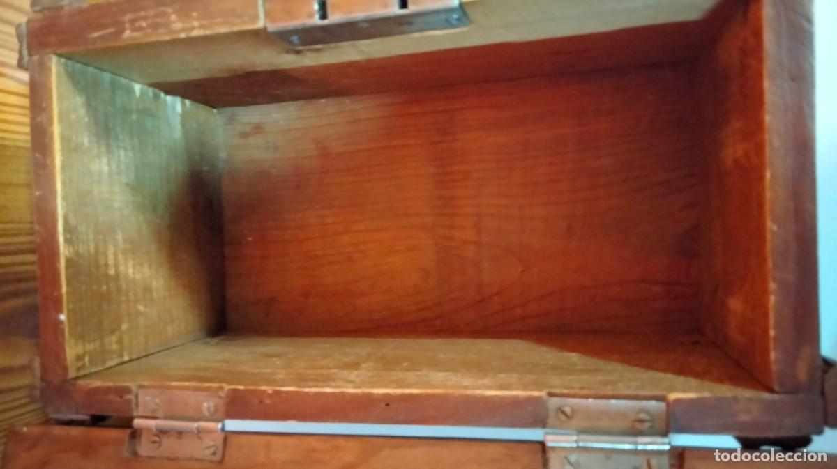 Cajas y cajitas met&aacute;licas: caja de madera en forma de cofre tallada a mano - Foto 10