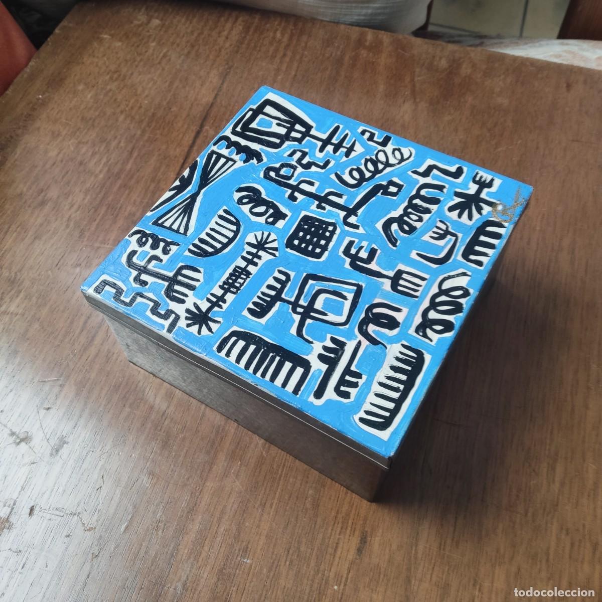 Boxes and metal boxes: Ruth Calder&iacute;n - caja met&aacute;lica