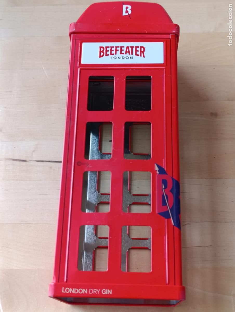 Cajas y cajitas met&aacute;licas: Expositor, cabina telef&oacute;nica inglesa para botella ginebra Beefeater.