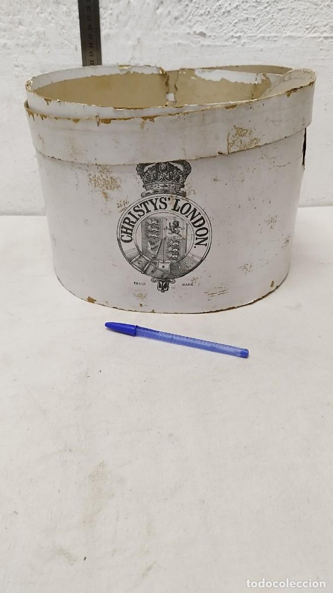 Cajas y cajitas met&aacute;licas: Antigua caja para sombrero de copa,Chistys'London.A restaurar.