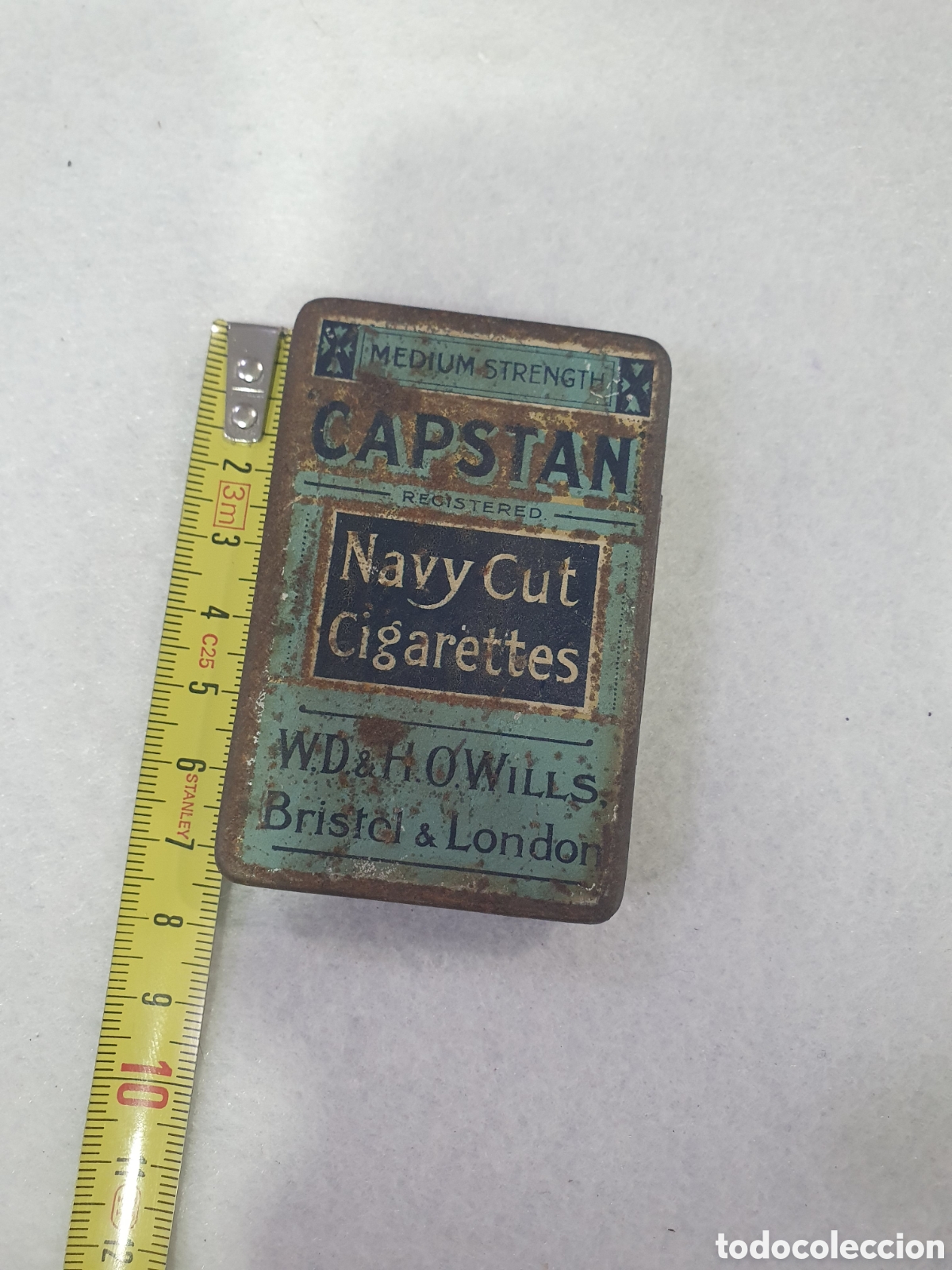 Cajas y cajitas met&aacute;licas: Antigua lata de tabaco. Capstan. (L28) - Foto 2