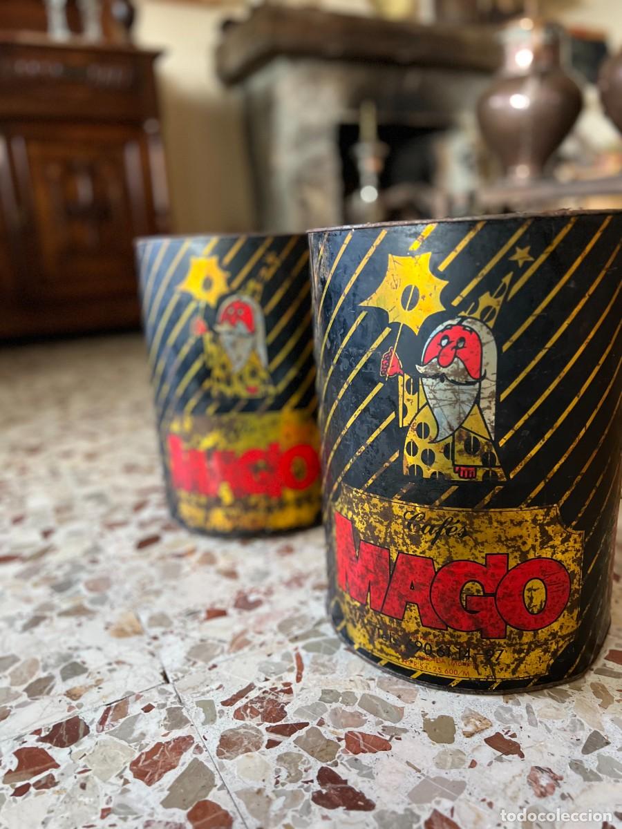 Cajas y cajitas met&aacute;licas: Lote de 2 latas antiguas de caf&eacute;s Mago