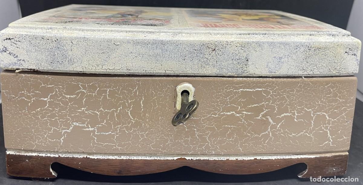 Cajas y cajitas met&aacute;licas: Caja de madera rectangular escenas peliculas de cine. CAR 1014 - Foto 2