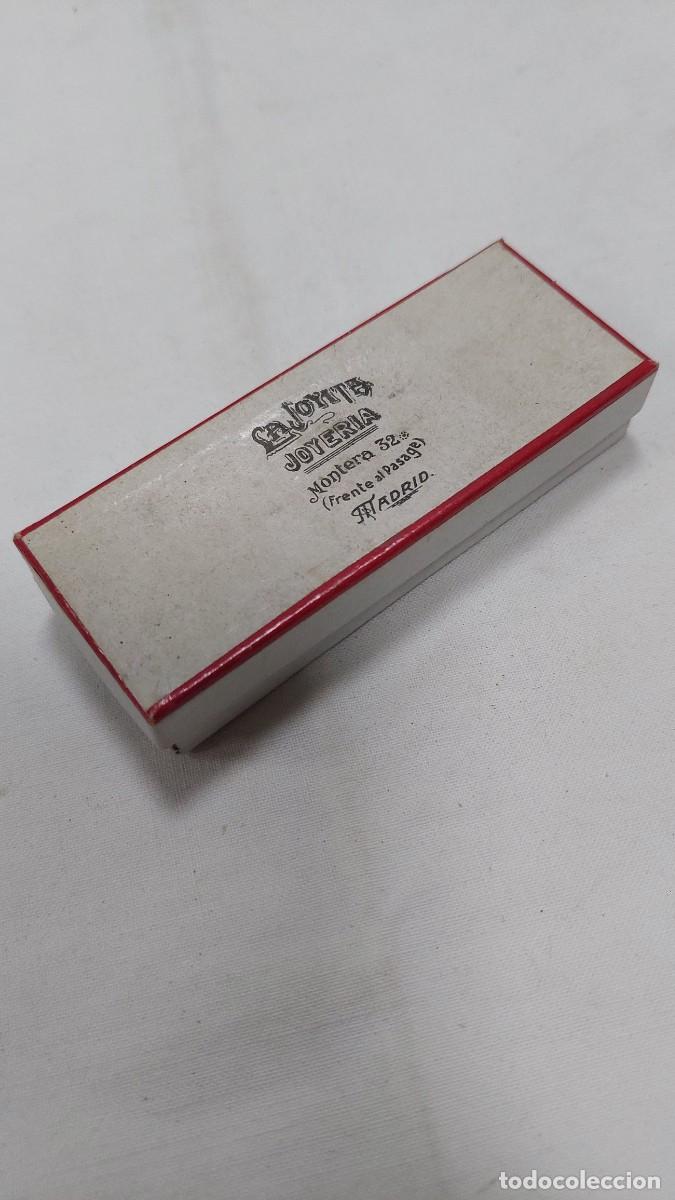 Cajas y cajitas met&aacute;licas: Antigua caja de joya medalla Madrid