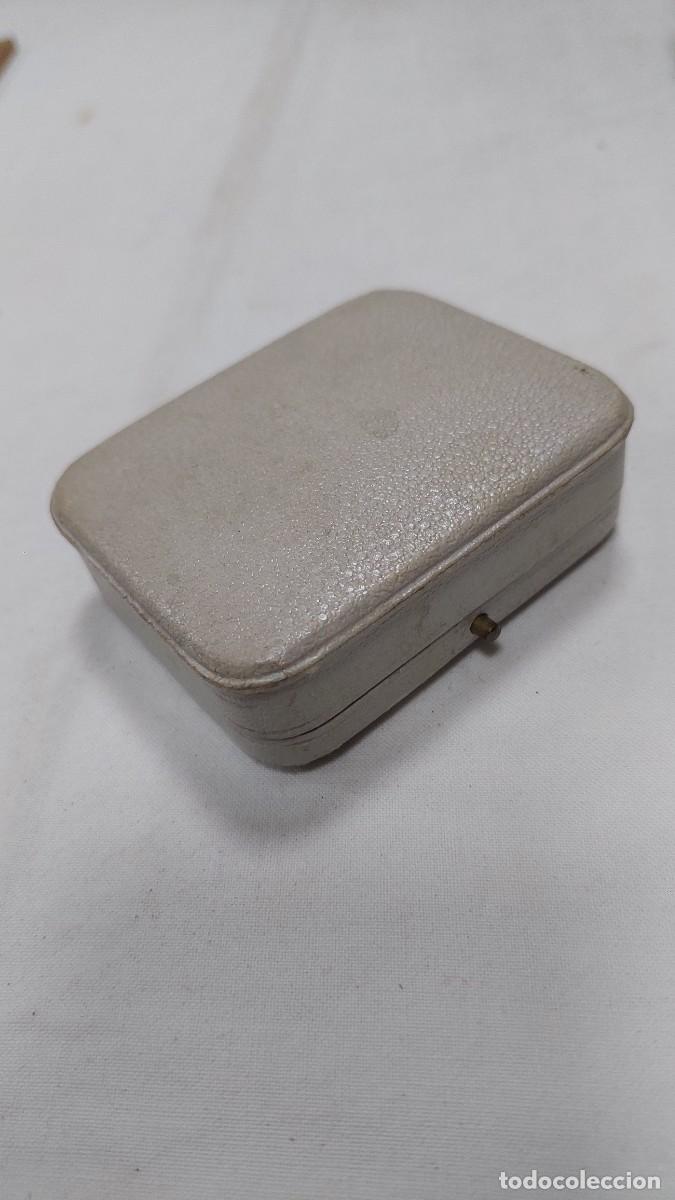 Cajas y cajitas met&aacute;licas: Antigua caja de joya medalla Madrid