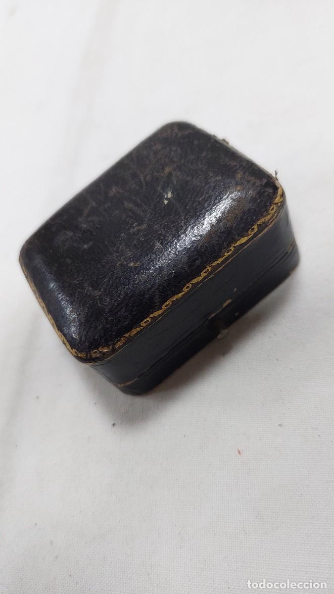 Cajas y cajitas met&aacute;licas: Antigua caja de joya medalla