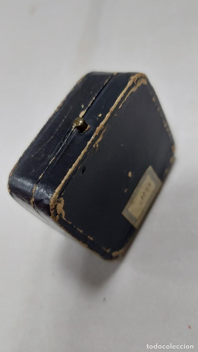 Cajas y cajitas met&aacute;licas: Antigua caja de joya medalla - Foto 2