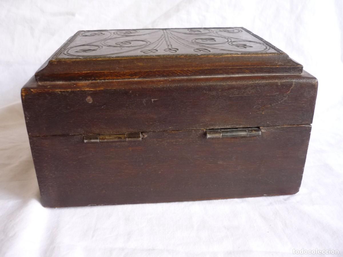 Cajas y cajitas met&aacute;licas: Caja cofre en madera y lat&oacute;n, con candado - Foto 8