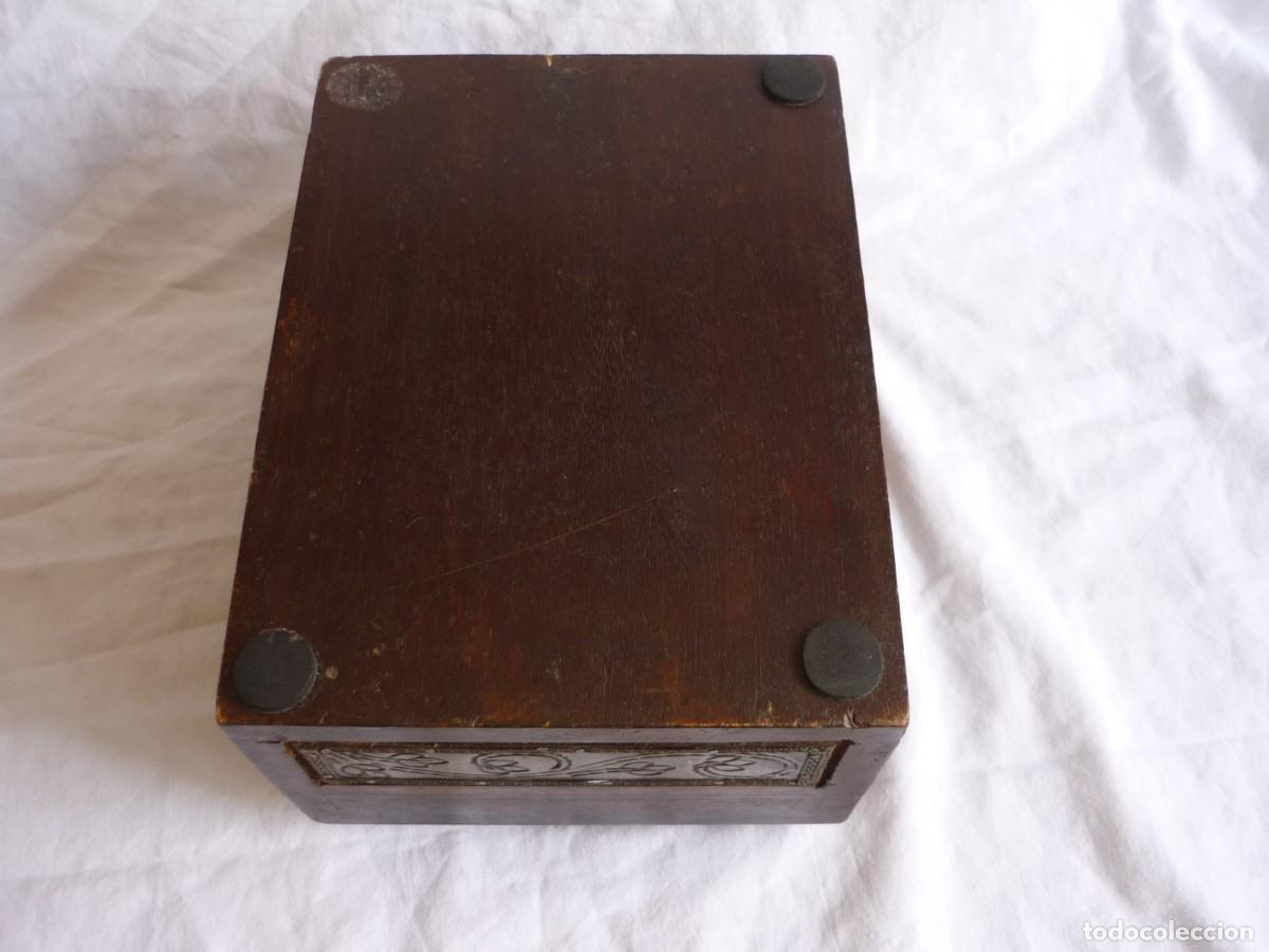 Cajas y cajitas met&aacute;licas: Caja cofre en madera y lat&oacute;n, con candado - Foto 10