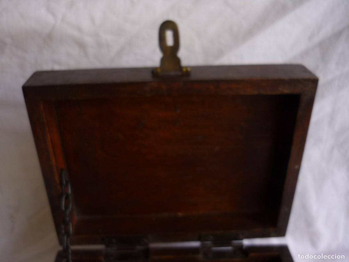 Cajas y cajitas met&aacute;licas: Caja cofre en madera y lat&oacute;n, con candado - Foto 13