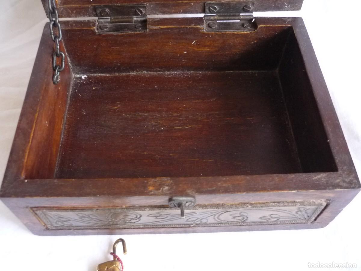 Cajas y cajitas met&aacute;licas: Caja cofre en madera y lat&oacute;n, con candado - Foto 14