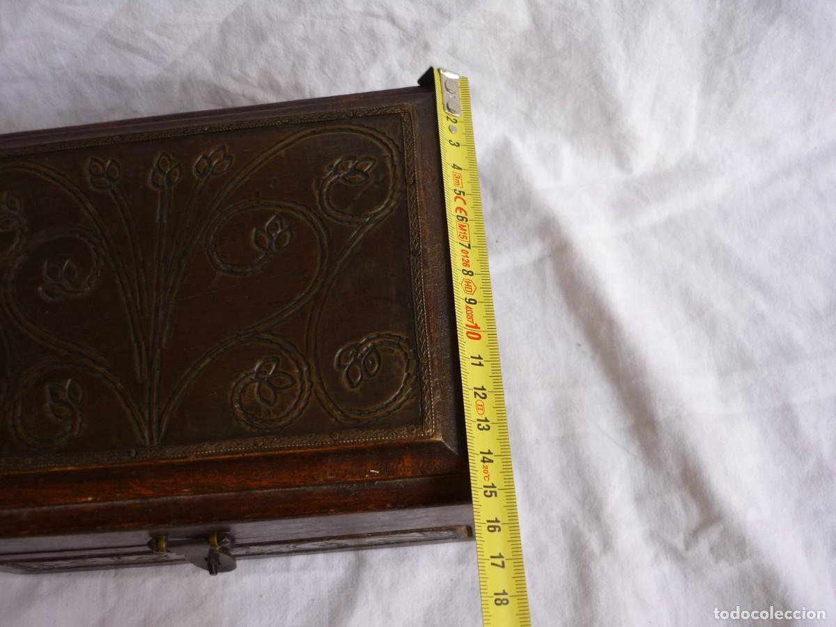 Cajas y cajitas met&aacute;licas: Caja cofre en madera y lat&oacute;n, con candado - Foto 15