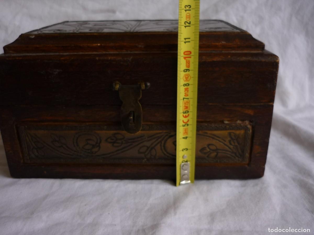 Cajas y cajitas met&aacute;licas: Caja cofre en madera y lat&oacute;n, con candado - Foto 17