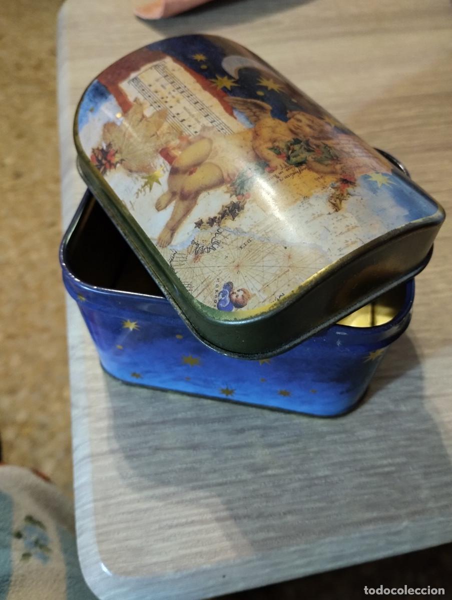 Bo&icirc;tes et petites bo&icirc;tes m&eacute;talliques: cajita metalica con dibujo de angel
