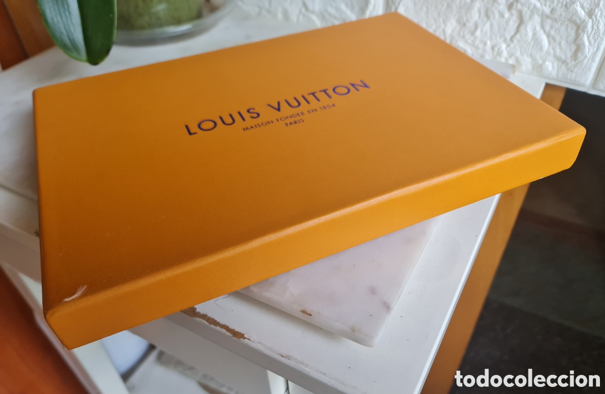 Cajas y cajitas met&aacute;licas: Caja con funda de tela Louis Vuitton - Foto 2