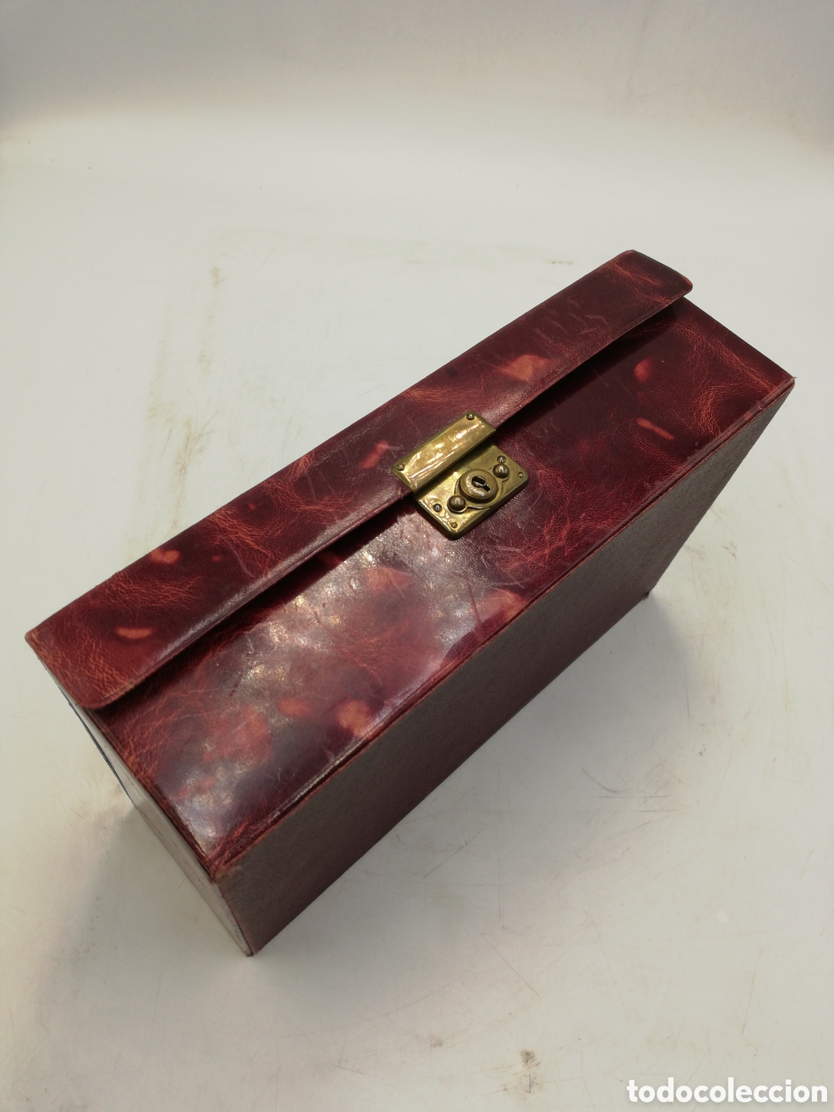 Cajas y cajitas met&aacute;licas: Caja rectangular con asa color burdeos. - Foto 6