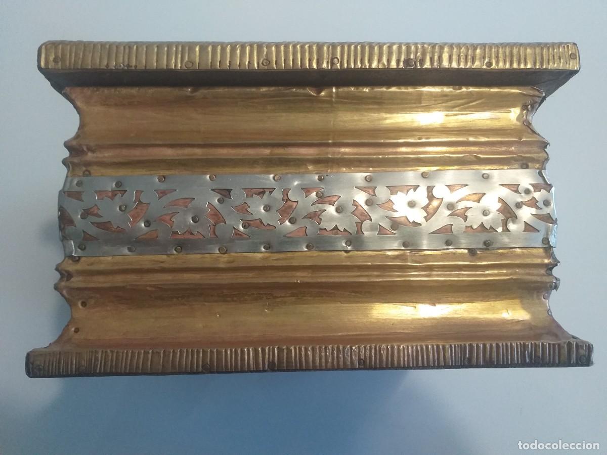 Cajas y cajitas met&aacute;licas: Caja de madera chapada con metales - Foto 4