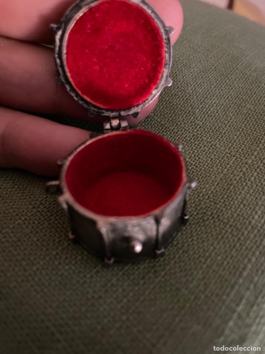 Cajas y cajitas met&aacute;licas: Antigua cajita de plata - Foto 2