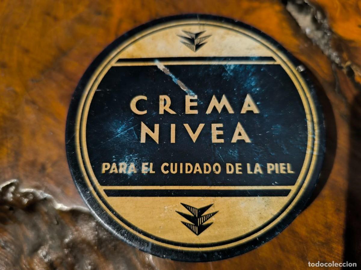 Bo&icirc;tes et petites bo&icirc;tes m&eacute;talliques: ANTIGUA LATA DE CREMA NIVEA PARA CUIDADO DE LA PIEL