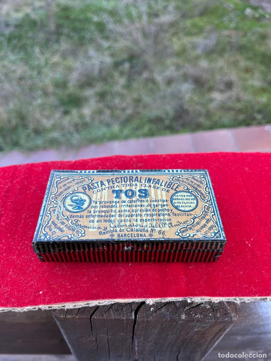 Bo&icirc;tes et petites bo&icirc;tes m&eacute;talliques: Caja met&aacute;lica , Tos, doctor Andreu, Barcelona
