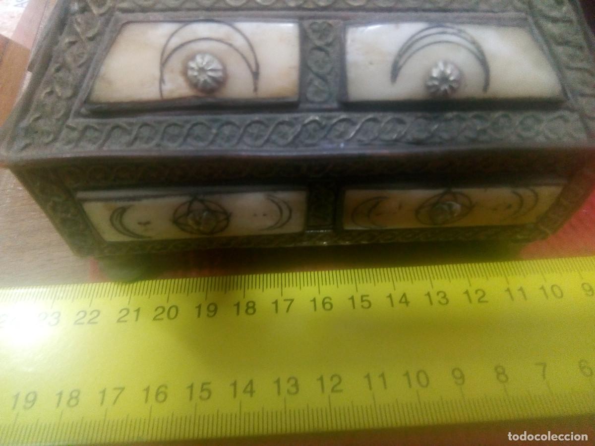 Cajas y cajitas met&aacute;licas: CAJA LAT&Oacute;N Y BRONCE CON ASTA INCRUSTADA - Foto 8