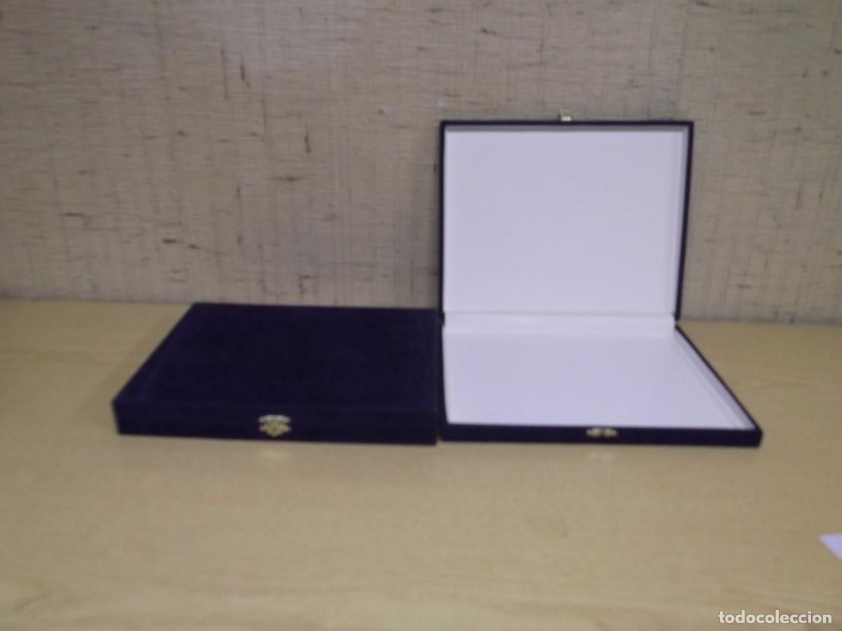 Cajas y cajitas met&aacute;licas: Lote de dos estuches vacios para placa - Foto 1